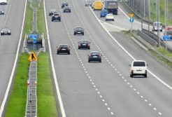 Pod prąd na autostradzie: dlaczego kierowcy popełniają takie błędy?