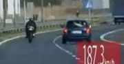 Motocyklista bez prawa jazdy pędził na złamanie karku