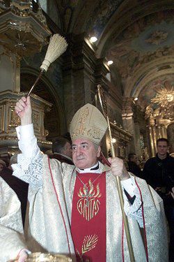 Nuncjusz apostolski poświęcił odnowę katedry w Kielcach