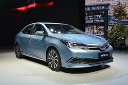 Toyota prezentuje nowe hybrydy na salonie motoryzacyjnym w Szanghaju
