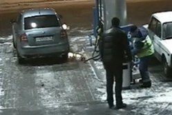 Akcja gaśnicza na rosyjskiej stacji paliw