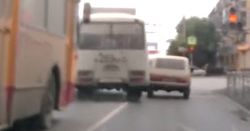 #dziejesiewmoto [87]: szalony autobus i nieodpowiedzialni na drodze