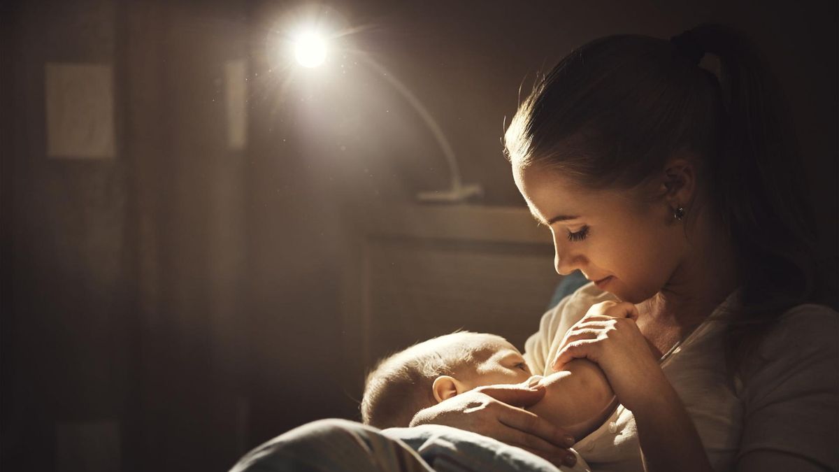 Ból piersi przy karmieniu. Przyczyny i łagodzenie bólu