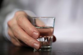 Jak alkohol wpływa na żołądek? (WIDEO)