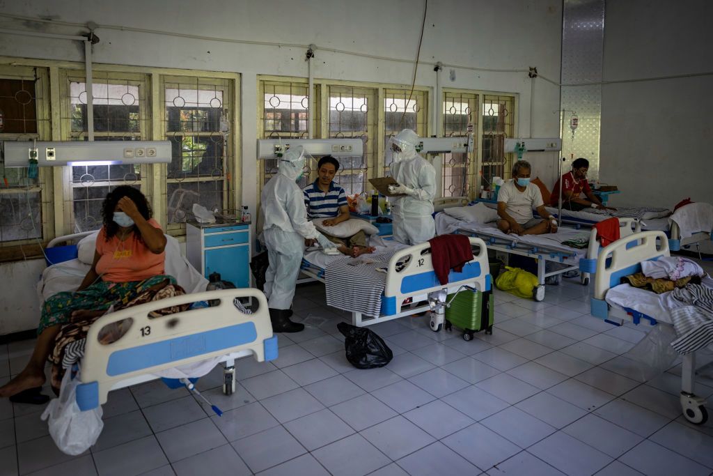 Wariant Delta może atakować jelita