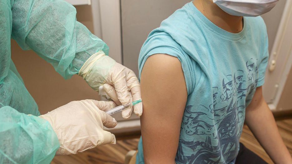 Piszą, że szczepionka na HPV wywołuje choroby i zabija. "To stek nieprawd"