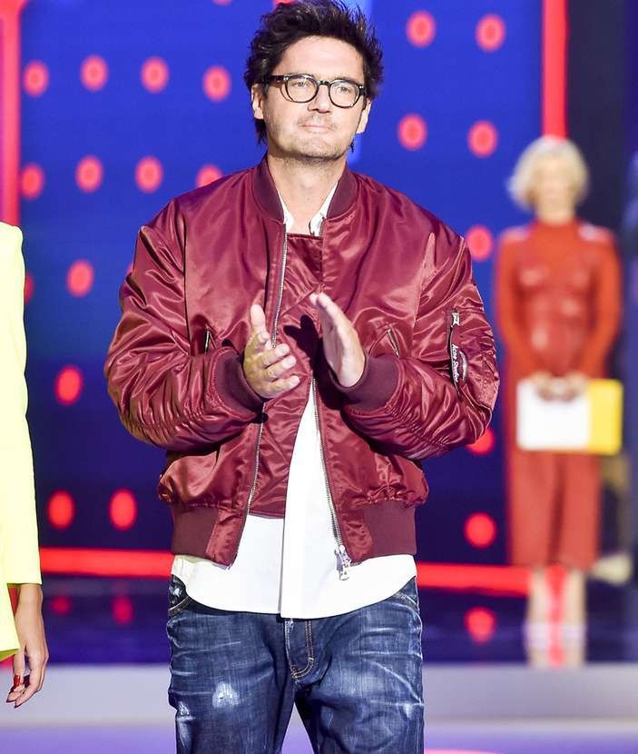 Kuba Wojewódzki – bordowa bomber jacket
