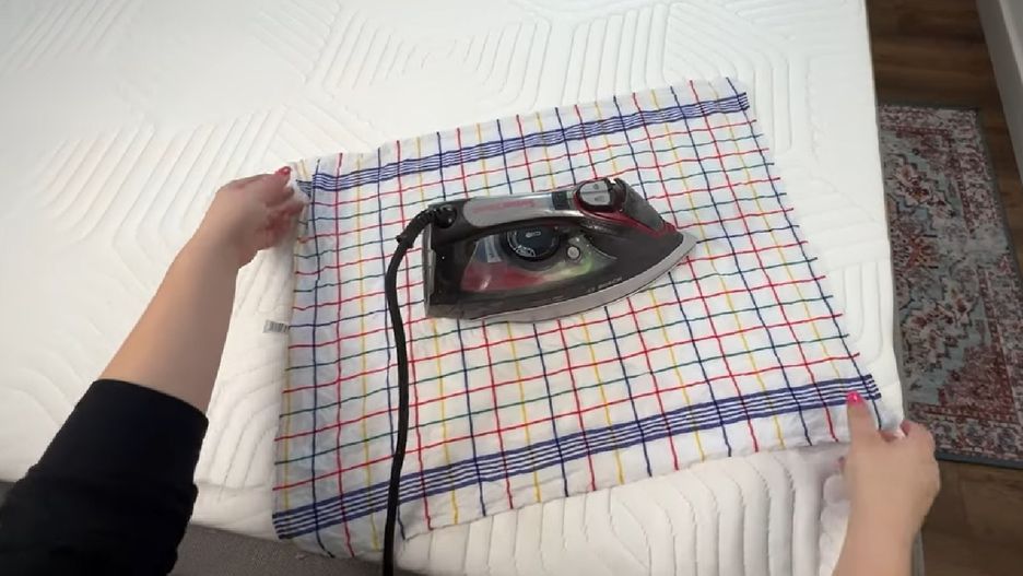 Sprytny sposób na czysty materac. Szybko, tanio i przede wszystkim skutecznie