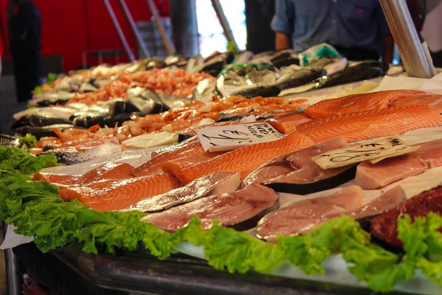 Ryby należą do produktów zarówno bardzo zdrowych, jak i niskokalorycznych