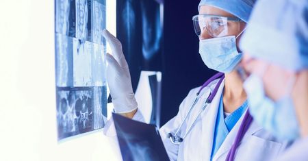 Odporna na leki bakteria szaleje w Polsce. Dochodzi do kolejnych zakażeń