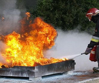 Kto pierwszy wbiegnie w ogień?