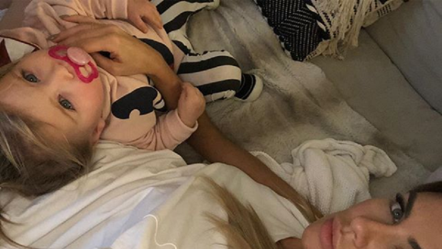 Babcine sposoby na przeziębienie. Natalia Siwiec zapytała o nie internautów 
