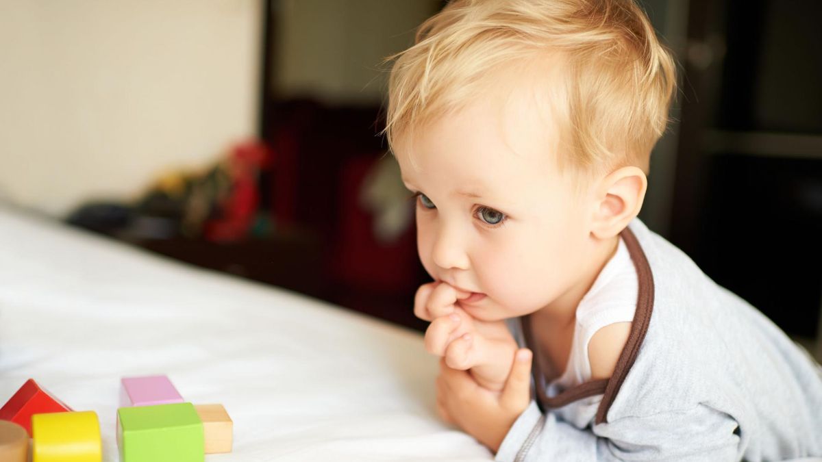 Dziecko obgryza paznokcie