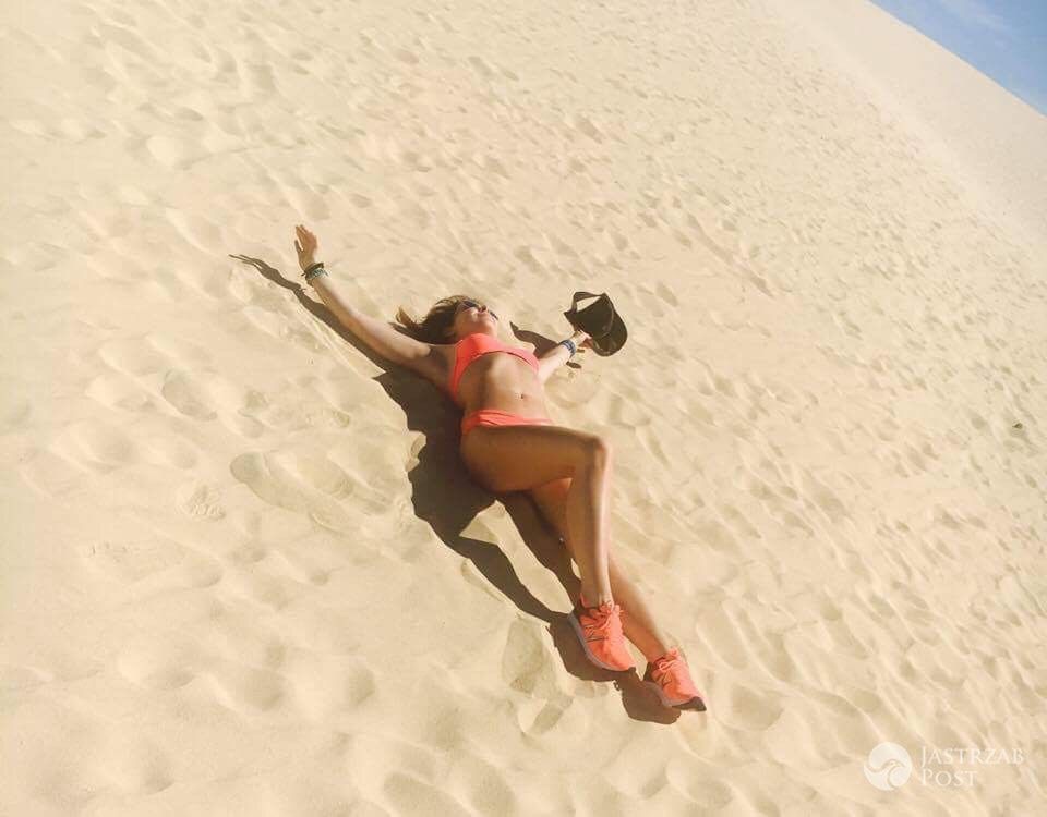 Dziennikarka Paulina Koziejowska na plaży
