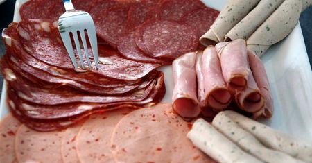 Nasilają ból stawów i szkodzą kościom. Cztery szkodliwe produkty z twojej lodówki