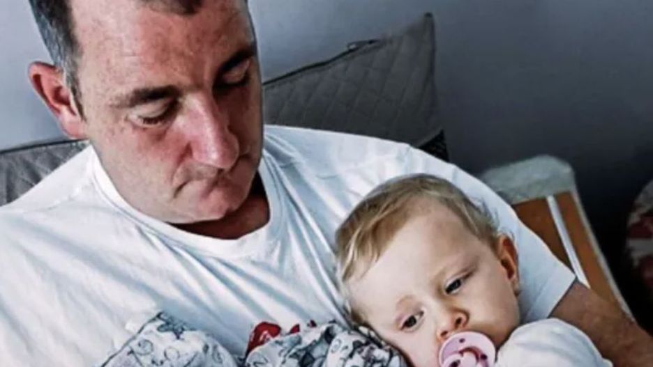 Tata Nadii zdecydował się na roczny wyjazd do Niemiec, celem było zarobienie choć części potrzebnej sumy