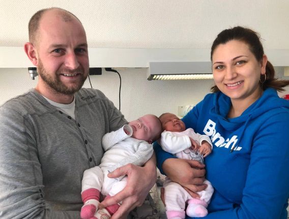 Między siostrami-bliźniaczkami są trzy miesiące różnicy