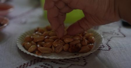 Takich orzechów unikaj. Obciążają nerki i serce, sprzyjają nadciśnieniu
