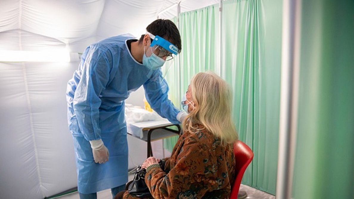 Kiedy zaszczepić się przeciwko grypie? Dr Sutkowski: Teraz jest na to idealny moment