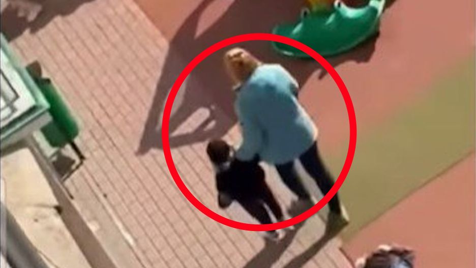 Nagrano jak szarpała dziecko