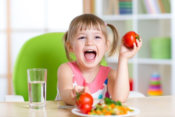 Pomidory zawierają taniny, które przyczyniają się do wzrostu kwasowości w żołądku