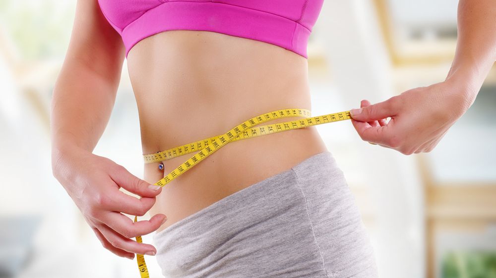 Aby pozbyć się brzucha należy odżywiać się zdrowo i wykonywać ćwiczenia aerobowe 