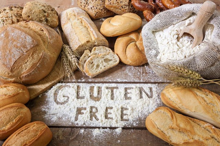 Gluten to białko występujące w pszenicy i jej odmianach.