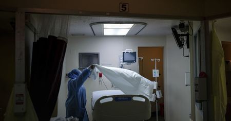Nowe powikłanie COVID-19 u dzieci. Nastolatka nie mogła oddychać i mówić