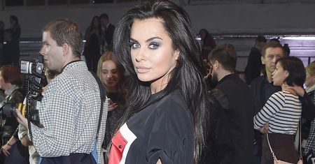 Ostatnio Natalia Siwiec na salonach pokazuje się w grzecznych stylizacjach. Ale na prywatnych imprezach wygląda jak seksbomba! [zdjęcie]