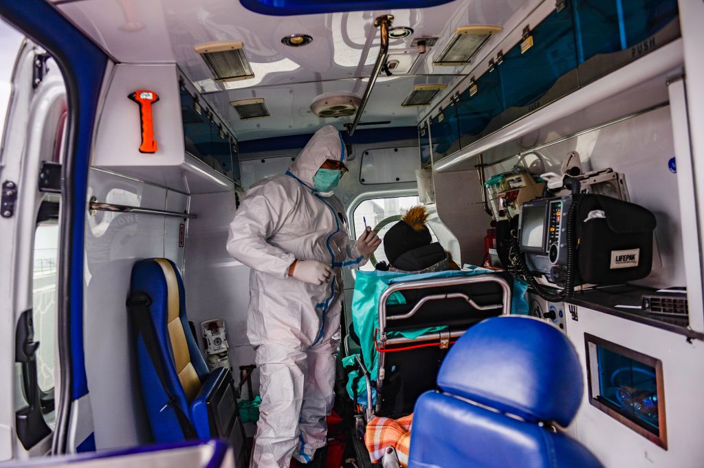 Omikron może być o 30 proc. bardziej zakaźny niż Delta