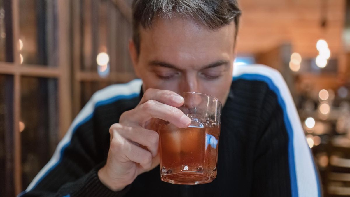 Najgorszy alkohol, choć Polacy uwielbiają. Może wywołać nagły zawał