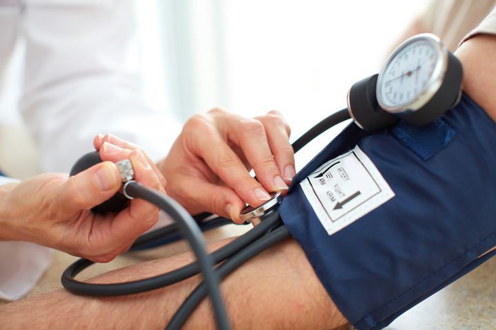 Pomiar ciśnienia krwi powinien być wykonywany kontrolnie przez każdą nawet zdrową osobę.