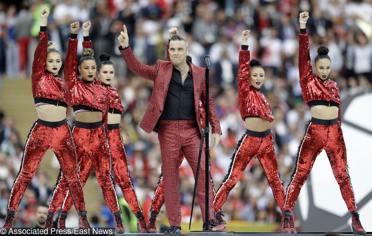 Kamila Zalewska zatańczyła na otwarciu Mundialu 2018 podczas występu Robbiego Williamsa