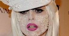 Co Lady Gaga ma na twarzy?
