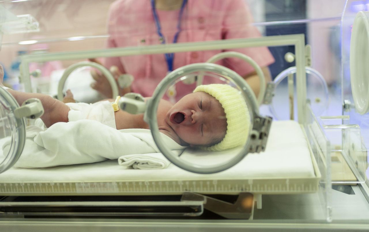 Izba bez lekarza zamiast porodówki? MZ nie chce dopłacać do nierentownych oddziałów