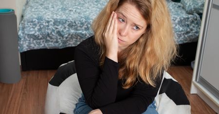 Nerwica lękowa – co to jest? Przyczyny, objawy, leczenie, życie z nerwicą lękową