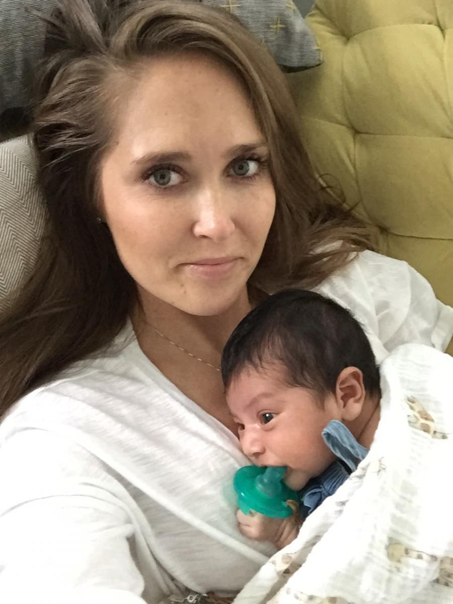 Kaley z jedną z bliźniaczek / Imgur.com