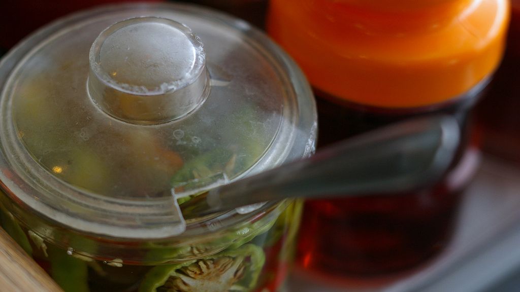 Konserwowa sałatka z kapusty i papryki 