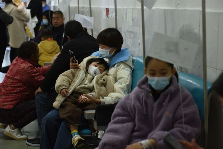 Oddział Pediatrii Szpitala Ludowego w Fuyang w Chinach. Listopada 2023