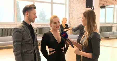 Szkoła tańca to ich spełnienie marzeń. Jak wyglądają zajęcia? (WIDEO)