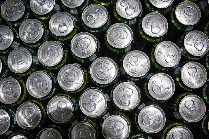 Badanie: Dietetyczne napoje bezalkoholowe nie są zdrowsze niż ich słodzone odpowiedniki