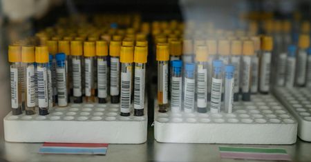 Nie miała wirusa, ale wynik wyszedł dodatni. "Mogłam nawet stracić ciążę"