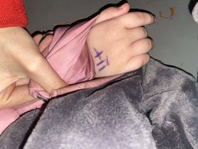 Tajemniczy symbol na ręku ukraińskiego dziecka. Co oznacza?