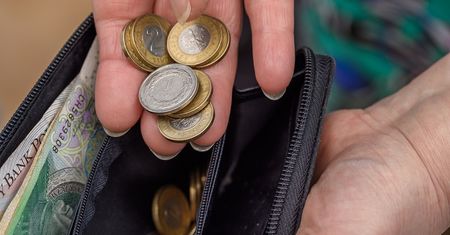 ZUS wypłaci co miesiąc 620 zł. Dodatek dla sierot zupełnych