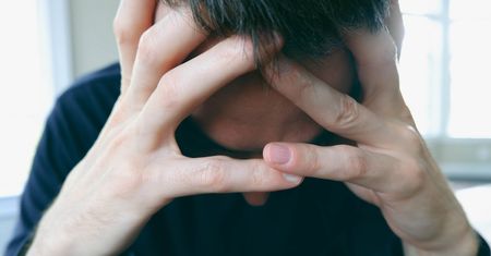 Atakuje nawet osiemnastolatków. Gdy zobaczysz ten objaw, dzwoń po pogotowie