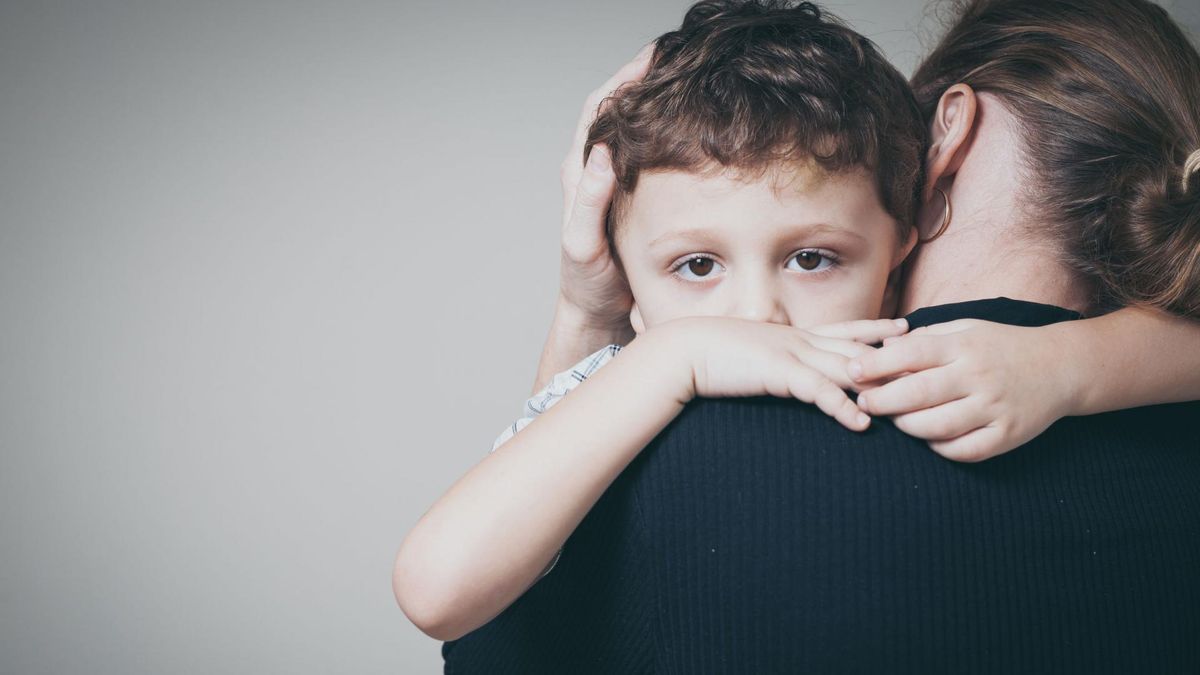 Kilkulatek żyjący w rodzinie przemocowej ma trudności z określaniem swoich uczuć i emocji