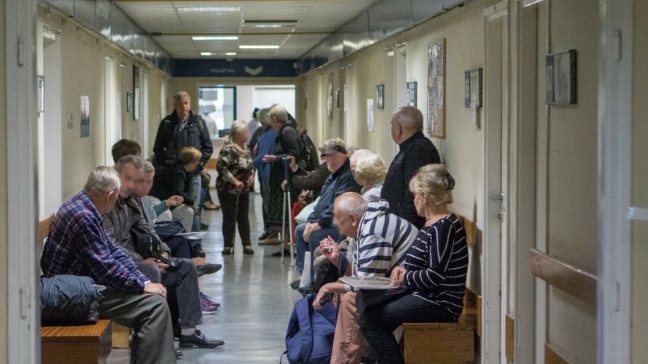 Rekordowy wzrost zachorowań. "Chorują całe rodziny"