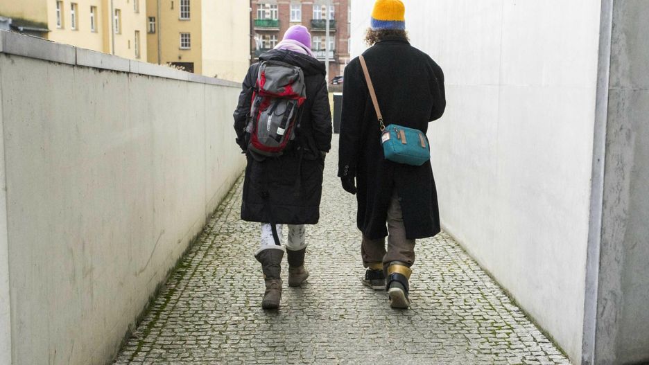 Przyprowadził do domu dziewczynę. Ojciec zamarł, gdy ją zobaczył