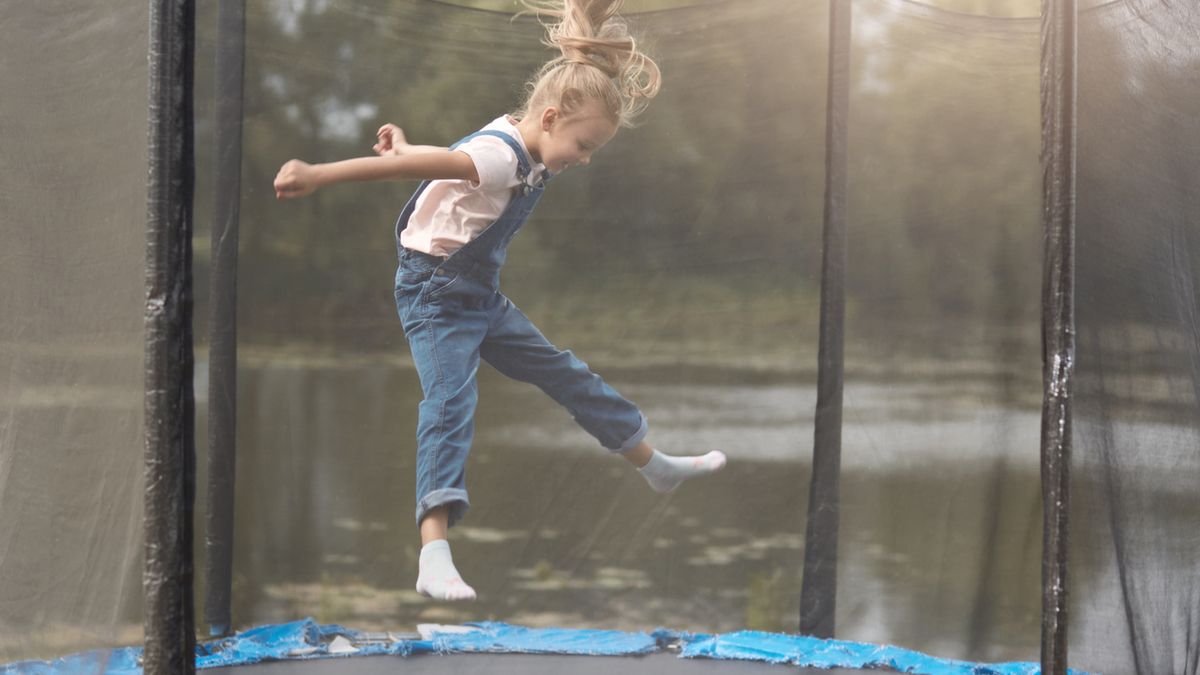 Trampolina ogrodowa. Jaką wybrać?