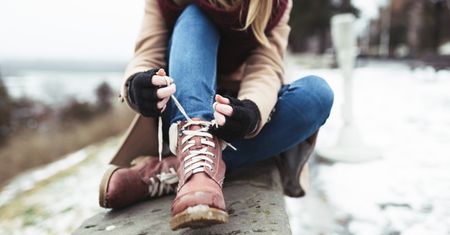 Buty na zimę z dobrą podeszwą. Nie będziesz się ślizgać